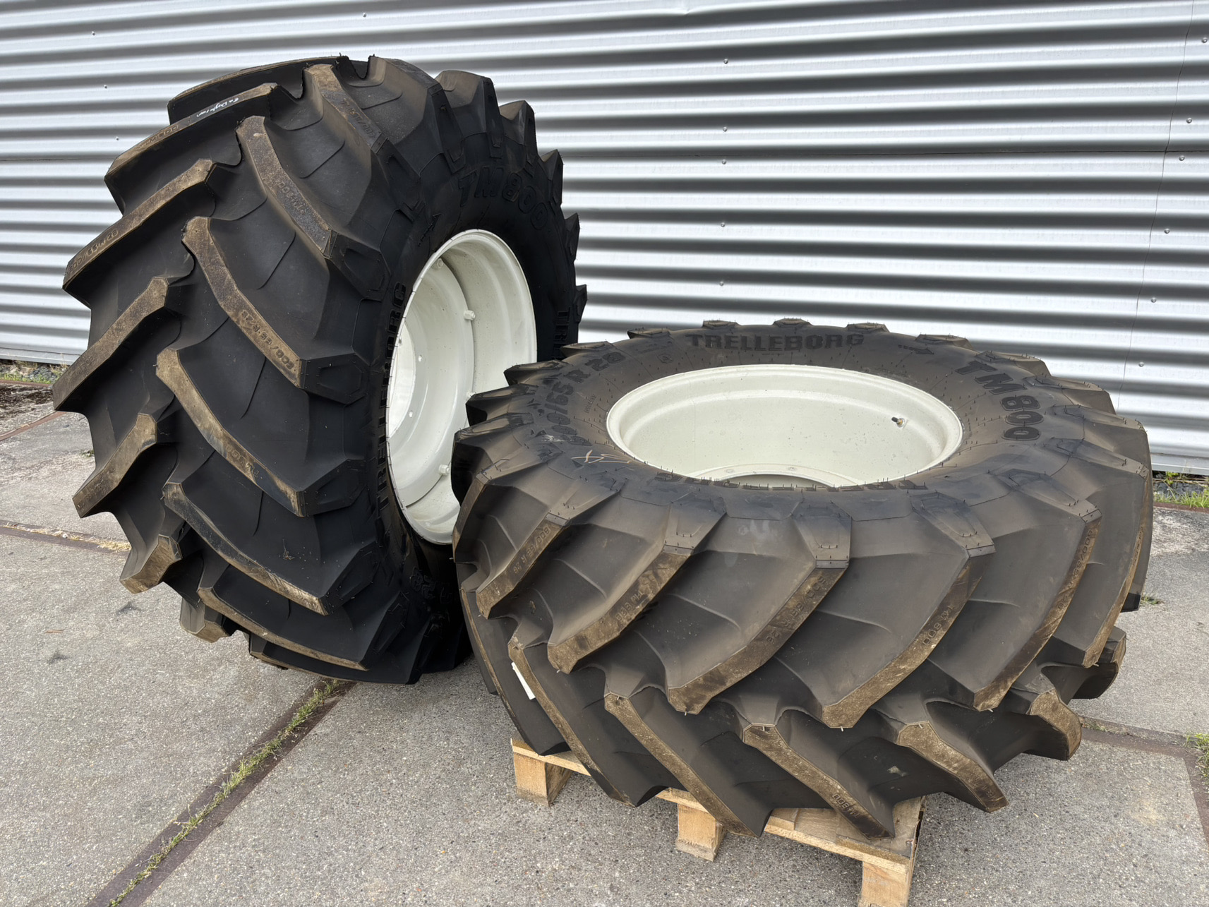 _Trelleborg-600-65R28-1.jpg