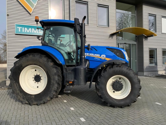 103957_New-Holland-T7-230-PC-103957-1.jpg