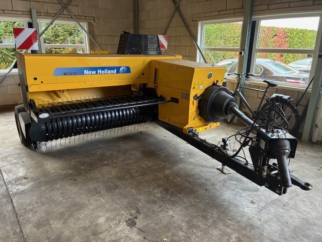 107575_New-Holland-Bc5070-Kleine-pakken-pers-107575-1.jpg