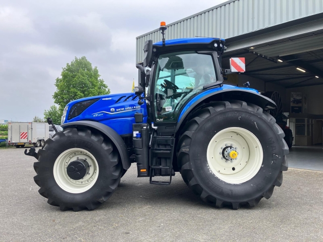 108810_New-Holland-T7-270-AC-NewGen-108810-1.jpg