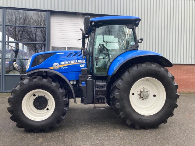 108947_New-Holland-t7-108947-1.jpg