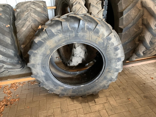 109165_Michelin-14-9R28-109165-1.jpg
