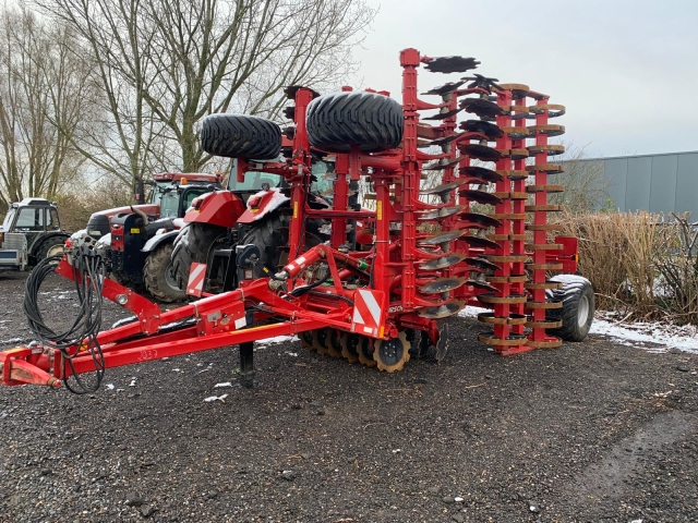 110411_Horsch-Joker-6RT-M19-Cultivator-110411-1.jpg