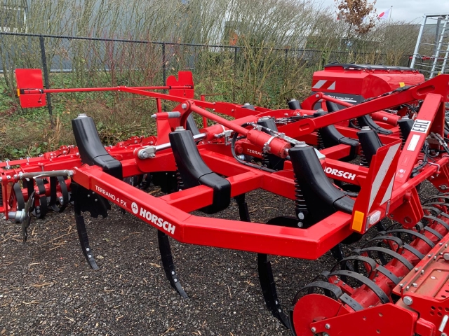 110437_Horsch-Terrano-4FX-M10-110437-1.jpg
