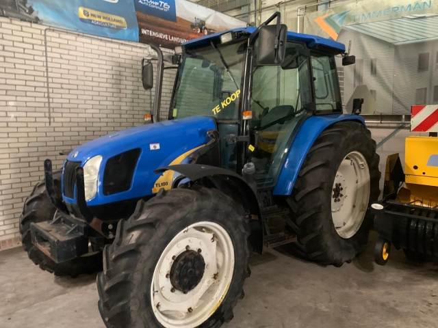 110829_New-Holland-TL100-110829-1.jpg