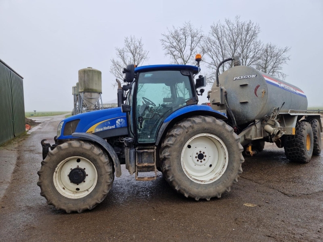 111645_New-Holland-TS100A-Delta-111645-1.jpg
