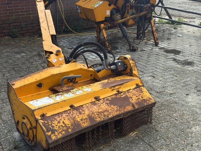 112309_Bomford-Armklepelmaaier-112309-1.jpg