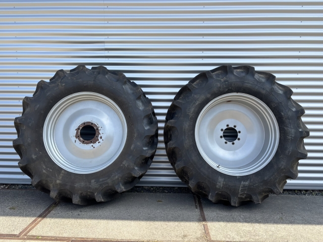 112570_Firestone-520-85R42-1.jpg