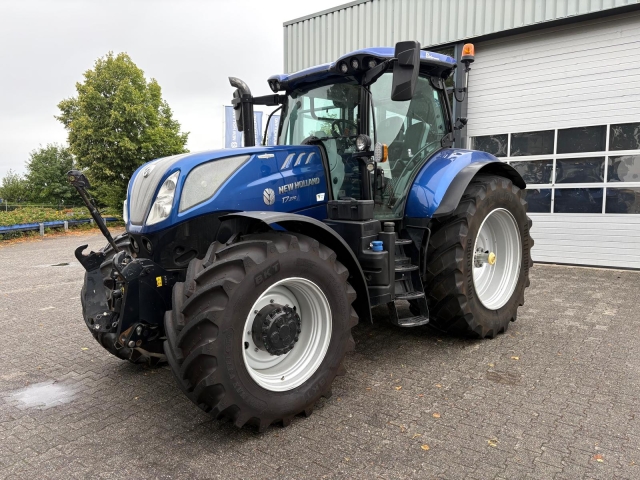 113470_New-Holland-T7-270-1.jpg