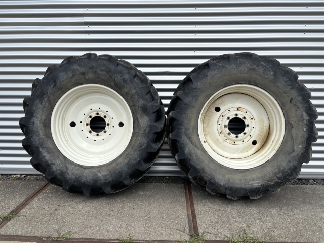 113742_Michelin-650-65R38-1.jpg