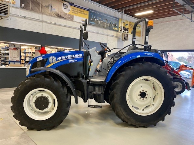 1801_New-Holland-TD-5-95-ROPS.jpg
