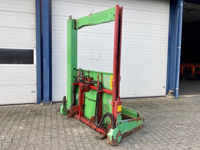 1938_Strautmann-HX3-Kuilvoersnijder.jpg