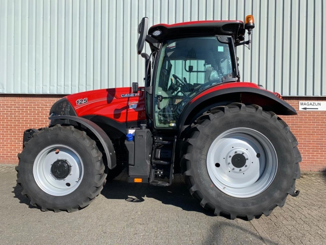 2214_Case-IH-Maxxum-125-MC.jpg