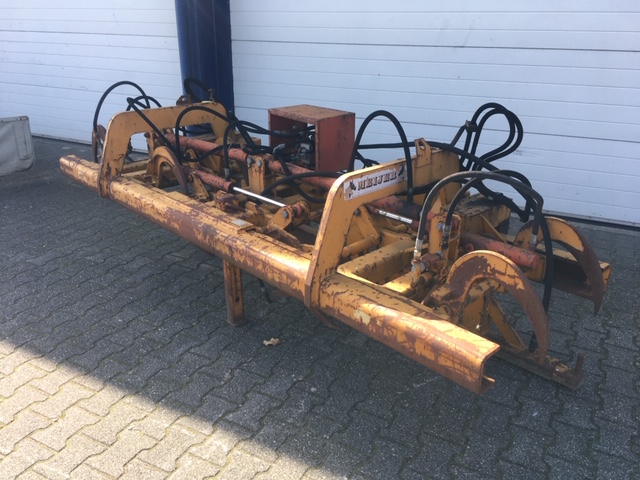 4244106-00001.JPG