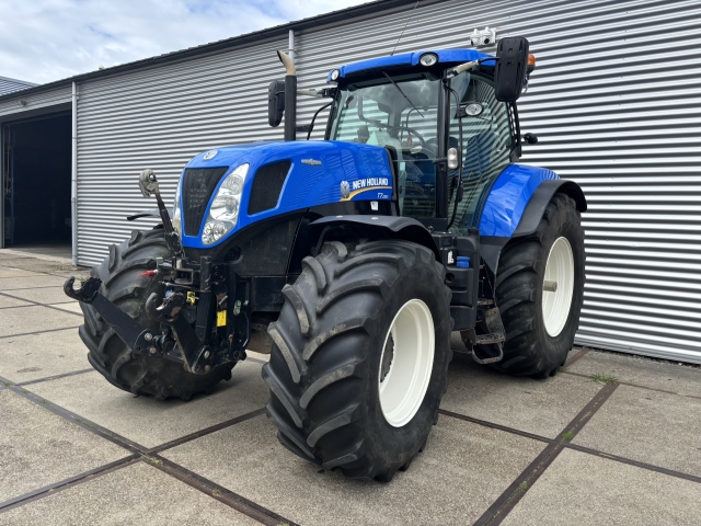 4259339_New-Holland-T7-250AC-1.jpg