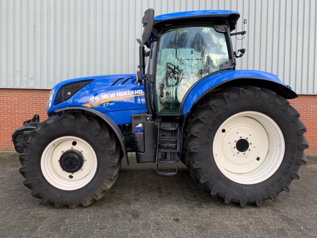 650_New-Holland-T7-190-SWII-MY18-DEMO.jpg