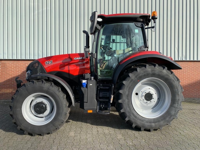 _Case-IH-Maxxum-125-CVX.jpg