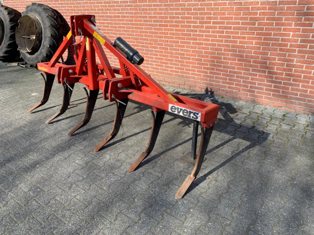 _Evers-Breton-6-300-KH-6B-Cultivator.jpg
