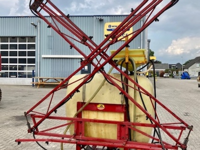 _Hardi-12-meter-veldspuit.jpg