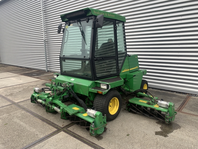 _John-Deere-1903-zelfrijdende-5-delige-kooimaaier.jpg