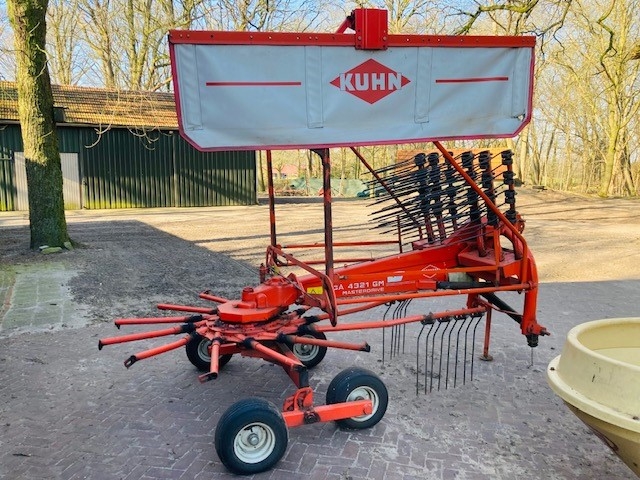 _Kuhn-GA4321-zijafleghark.jpg
