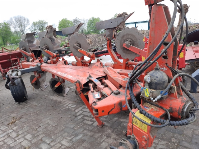_Kuhn-Vari-Master-150-Ploeg.jpg