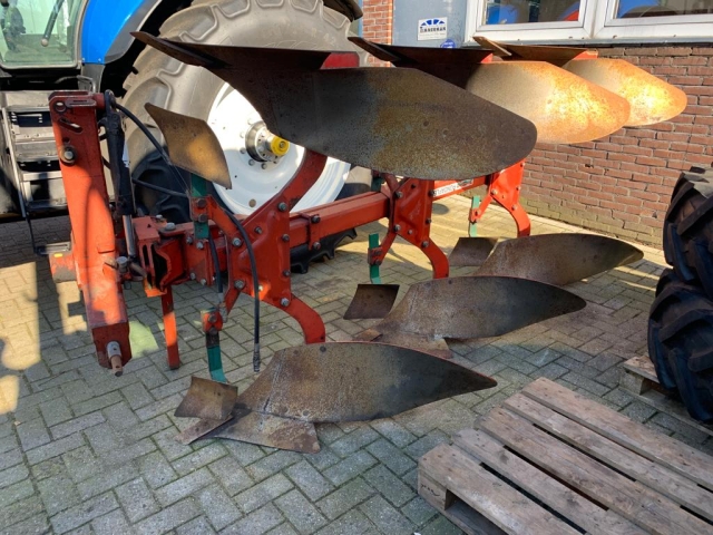 _Kverneland-Rondaflex-3-Schaar-Ploeg.jpg