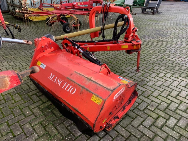 _Maschio-Giraffa-SE160-Klepelmaaier.jpg