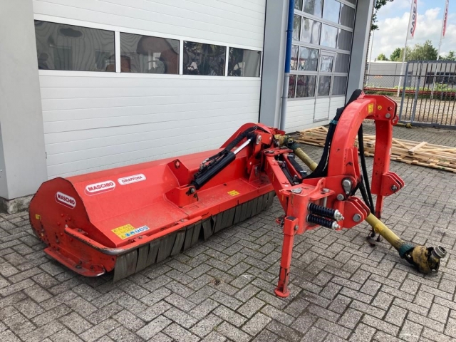 _Maschio-Giraffona-210-Klepelmaaier.jpg