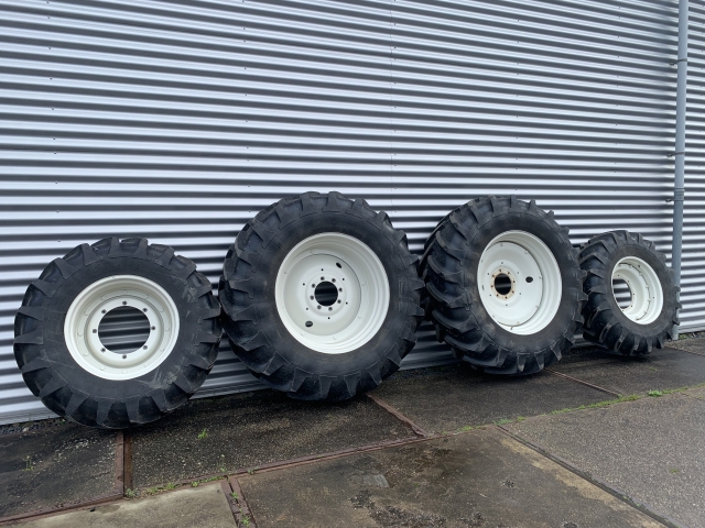 _Michelin-20-8R38-en-16-9R28-1.jpg