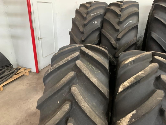 _Michelin-480-65R24-540-65R38-Banden.jpg