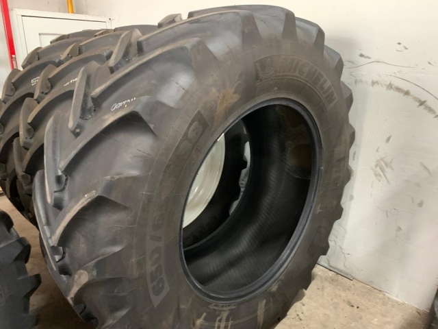 _Michelin-650-65R38-Banden.jpg