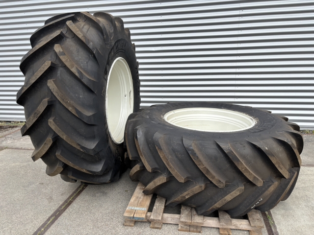 _Michelin-710-70R38-1.jpg