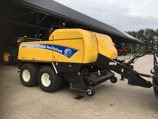 _New-Holland-BB9070.jpg