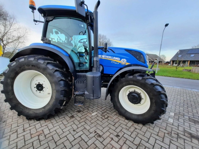 _New-Holland-T7-165S-RC.jpg