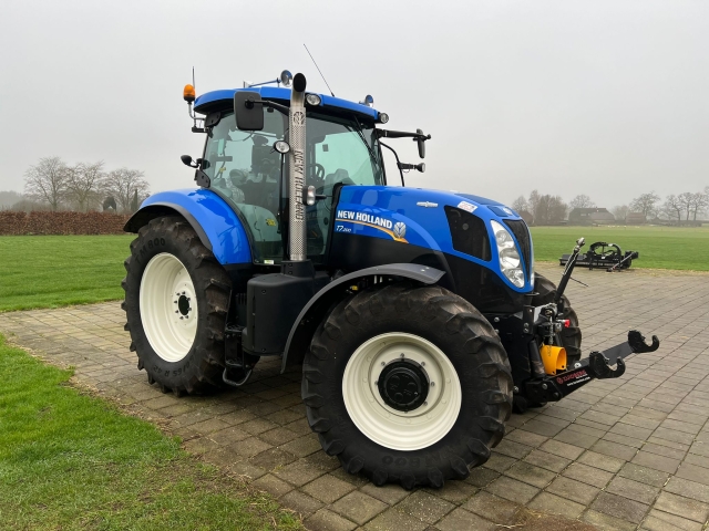 _New-Holland-T7-200-AC.jpg