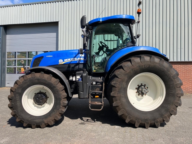 _New-Holland-T7-270-AC-9-5-2025-1.jpg