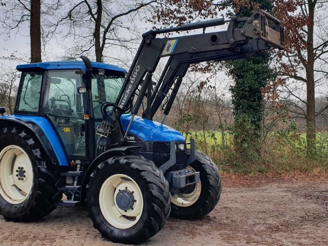 _New-Holland-TS90SLE-Classic.jpg