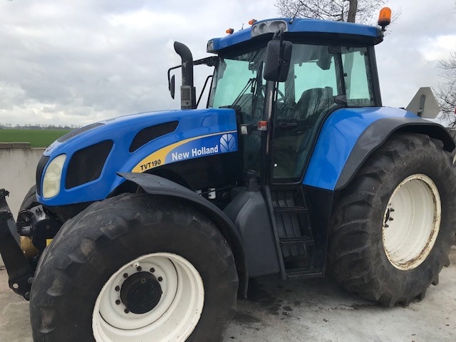 _New-Holland-TVT190.jpg