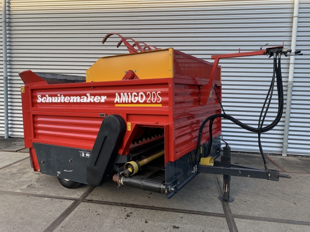 _Schuitemaker-blokkendoseerwagen-Amigo-20.jpg